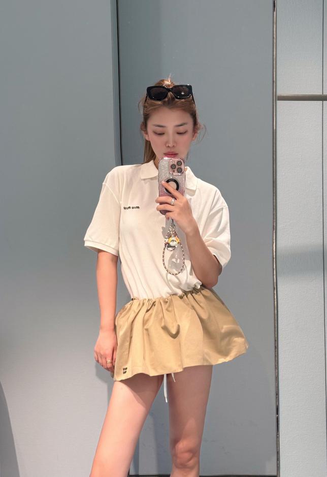 designer,replica,clothing,fake,1:1,lv,luxury,high quality Miu Miu Spring/Summer New Style Intellectual Style Flower Bud Puffy Miniskirt designer,replica,clothing,fake,1:1,lv,luxury,high quality Miu Miu Spring/Summer New Style Intellectual Style Flower Bud Puffy Miniskirt