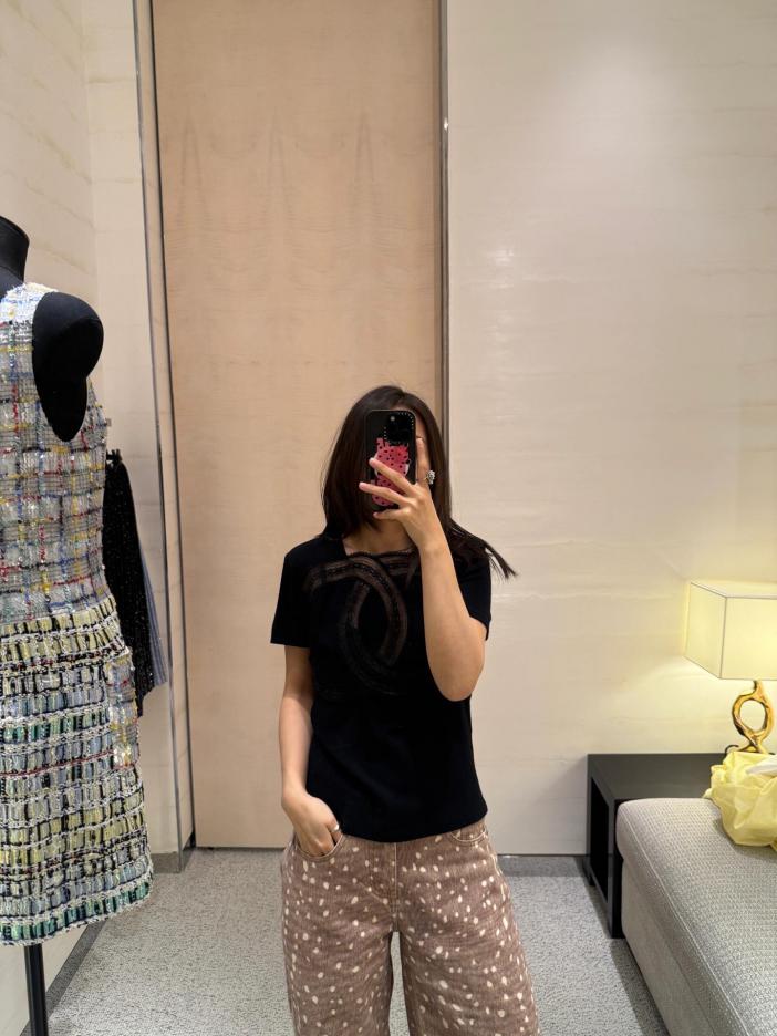 designer,replica,clothing,fake,1:1,lv,luxury,high quality Chanel Spring/Summer New Double C Hollow Logo Short Sleeve T-Shirt designer,replica,clothing,fake,1:1,lv,luxury,high quality Chanel Spring/Summer New Double C Hollow Logo Short Sleeve T-Shirt
