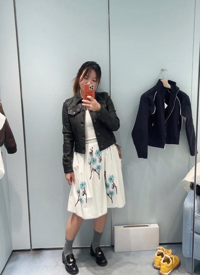designer,replica,clothing,fake,1:1,lv,luxury,high quality Miu Miu summer new flower embroidered lace skirt embroidered lace design designer,replica,clothing,fake,1:1,lv,luxury,high quality Miu Miu summer new flower embroidered lace skirt embroidered lace design