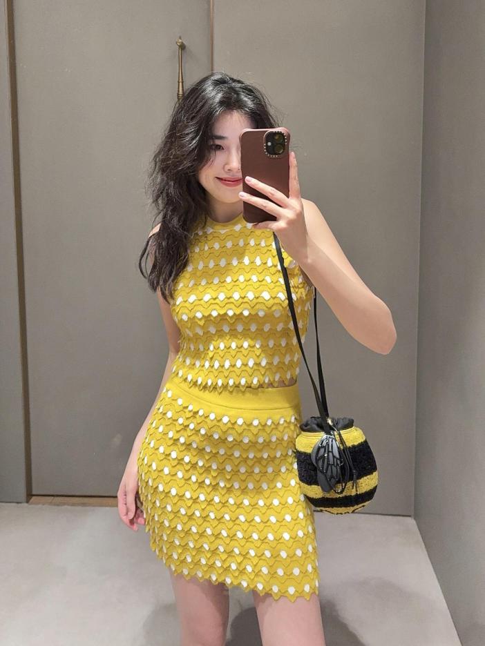 designer,replica,clothing,fake,1:1,lv,luxury,high quality Loew 25Ss Spring/Summer New Scalloped Knit Sleeveless Top and Skirt Set