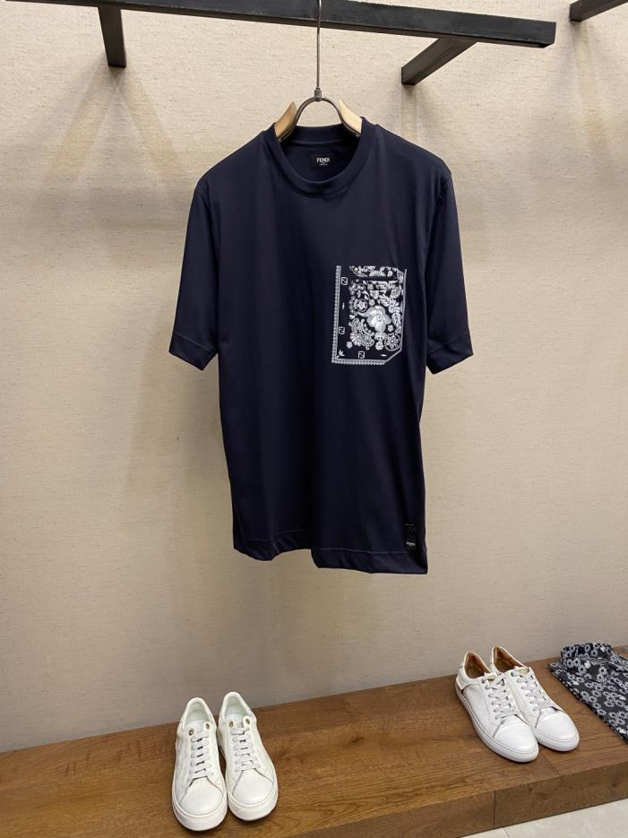 designer,replica,clothing,fake,1:1,lv,luxury,high quality Fendi wax flower pocket round neck short sleeves (5EHIZ) designer,replica,clothing,fake,1:1,lv,luxury,high quality Fendi wax flower pocket round neck short sleeves (5EHIZ)