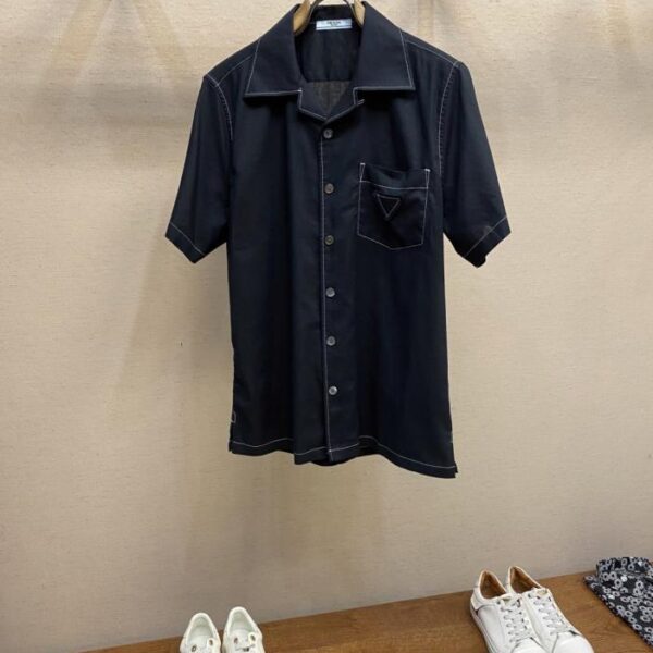 designer,replica,clothing,fake,1:1,lv,luxury,high quality Prada triangle emblem decoration unisex couple’s OS version linen short-sleeved shirt (W603E)
