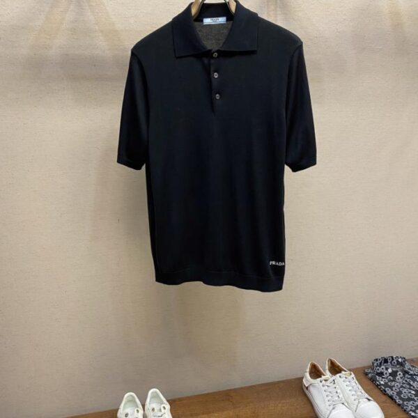designer,replica,clothing,fake,1:1,lv,luxury,high quality Prada logo embroidered detail knitted lapel wool blend short sleeves (GG4ZA)