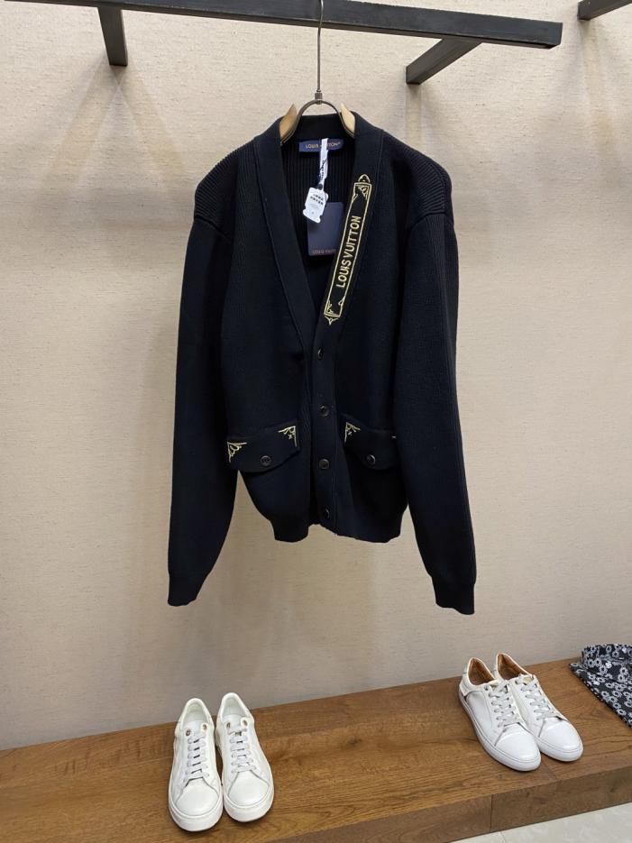 designer,replica,clothing,fake,1:1,lv,luxury,high quality LV New Cardigan (CN24J) designer,replica,clothing,fake,1:1,lv,luxury,high quality LV New Cardigan (CN24J)