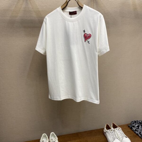 designer,replica,clothing,fake,1:1,lv,luxury,high quality Gucci Loose Fit 5.20 Heart Special Edition Embroidered Heart Cotton Half Sleeve T-Shirt (0YJZK)