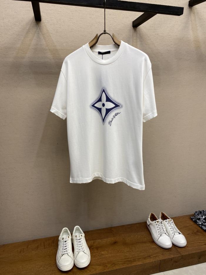 designer,replica,clothing,fake,1:1,lv,luxury,high quality LV distressed print heavyweight cotton garment washed damaged short-sleeved T-shirt (7ZIB3) designer,replica,clothing,fake,1:1,lv,luxury,high quality LV distressed print heavyweight cotton garment washed damaged short-sleeved T-shirt (7ZIB3)