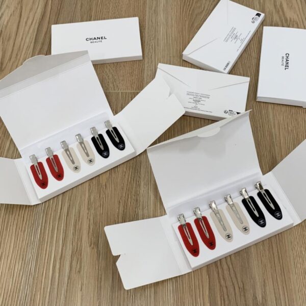 designer,replica,clothing,fake,1:1,lv,luxury,high quality CHANEL Limited Edition Birthday Gift Duckbill Clip 6-Piece Set Seamless Hair Clips in Black, White and Red (FX439)