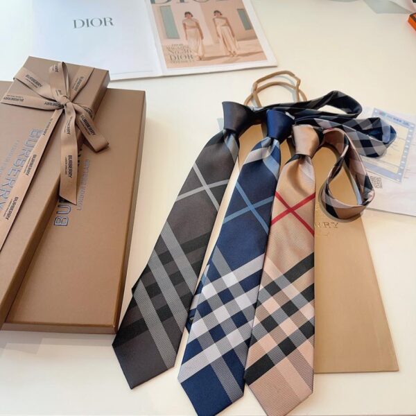 designer,replica,clothing,fake,1:1,lv,luxury,high quality Buberry TB lettering silk tie (TI8DS)