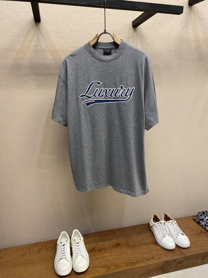 designer,replica,clothing,fake,1:1,lv,luxury,high quality Balenciaga New LUXURY SCRIPT Profile T-shirt (TOSRK) designer,replica,clothing,fake,1:1,lv,luxury,high quality Balenciaga New LUXURY SCRIPT Profile T-shirt (TOSRK)