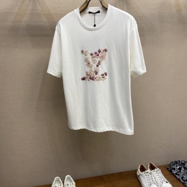designer,replica,clothing,fake,1:1,lv,luxury,high quality Louis Vuitton New Sakura Embroidery Short Sleeve T-shirt (CY0RE)