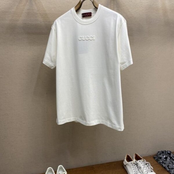 designer,replica,clothing,fake,1:1,lv,luxury,high quality Gucci continues to innovate with its brand elements, presenting a sincere interpretation of casual T-shirts (6J4BW)
