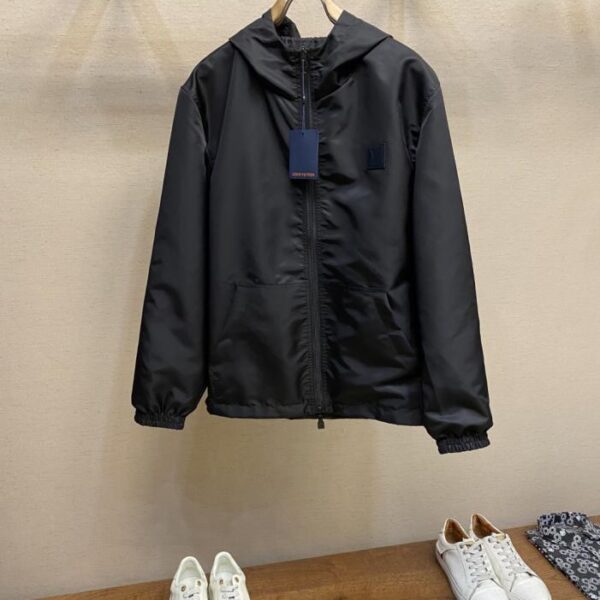 designer,replica,clothing,fake,1:1,lv,luxury,high quality LV season’s most versatile hooded windbreaker jacket (0KXNU)