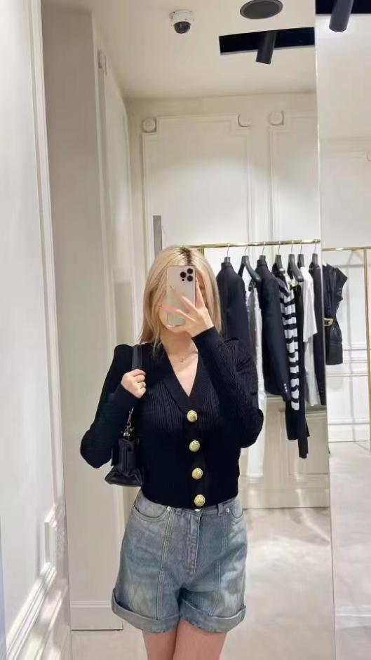 designer,replica,clothing,fake,1:1,lv,luxury,high quality Balmain’s new double-shoulder classic buckle three-dimensional design slim knitted cardigan black (Q812O) designer,replica,clothing,fake,1:1,lv,luxury,high quality Balmain’s new double-shoulder classic buckle three-dimensional design slim knitted cardigan black (Q812O)