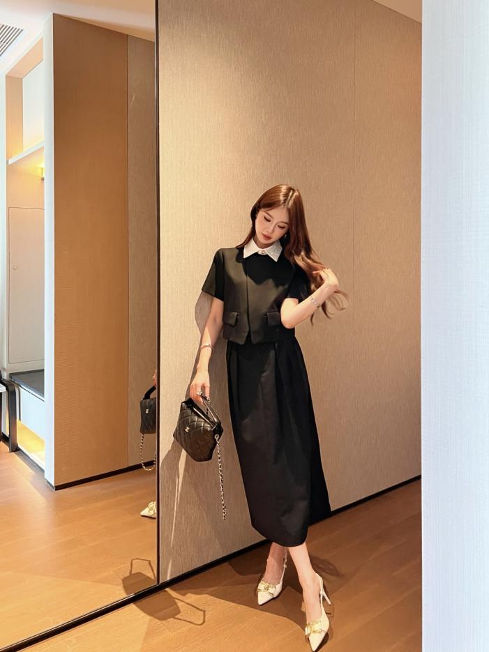 designer,replica,clothing,fake,1:1,lv,luxury,high quality LP’s latest faux two-piece spring/summer outfit: contrasting lapel top + side-button high-waist skirt (FMXHA) designer,replica,clothing,fake,1:1,lv,luxury,high quality LP’s latest faux two-piece spring/summer outfit: contrasting lapel top + side-button high-waist skirt (FMXHA)