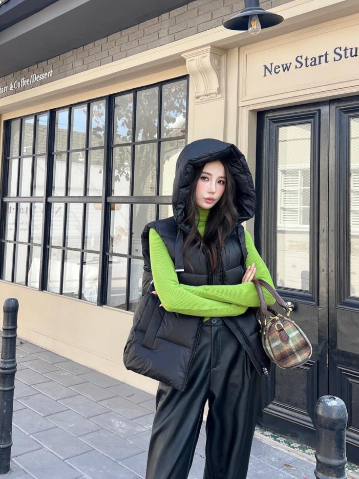 designer,replica,clothing,fake,1:1,lv,luxury,high quality MaxMara’s latest autumn and winter simple hooded down vest (XE688) designer,replica,clothing,fake,1:1,lv,luxury,high quality MaxMara’s latest autumn and winter simple hooded down vest (XE688)