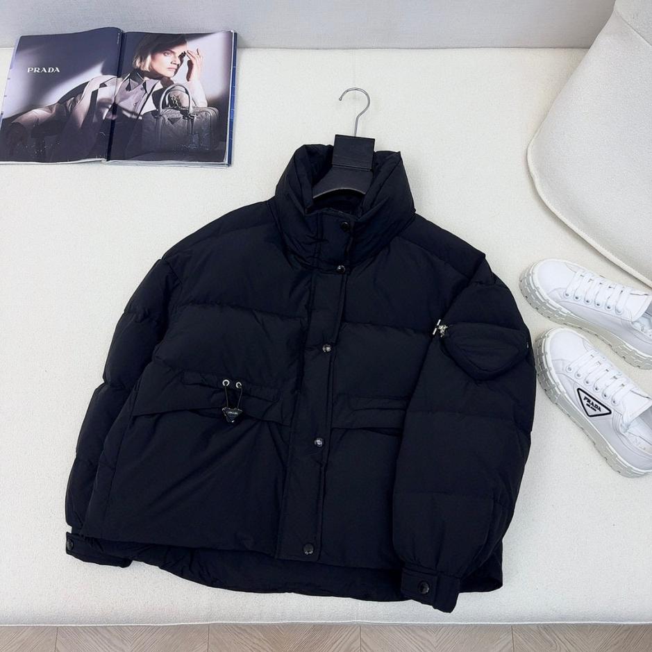 designer,replica,clothing,fake,1:1,lv,luxury,high quality Original quality Prada autumn and winter new arrival stand collar triangle bag decorated down jacket (I47E6) designer,replica,clothing,fake,1:1,lv,luxury,high quality Original quality Prada autumn and winter new arrival stand collar triangle bag decorated down jacket (I47E6)