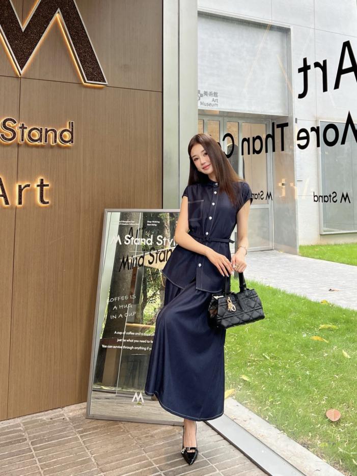 designer,replica,clothing,fake,1:1,lv,luxury,high quality CD Spring/Summer Latest Fashionable Denim Set 🖤 Handsome Sleeveless Denim Top + Long Pleated Skirt (06XRD) designer,replica,clothing,fake,1:1,lv,luxury,high quality CD Spring/Summer Latest Fashionable Denim Set 🖤 Handsome Sleeveless Denim Top + Long Pleated Skirt (06XRD)