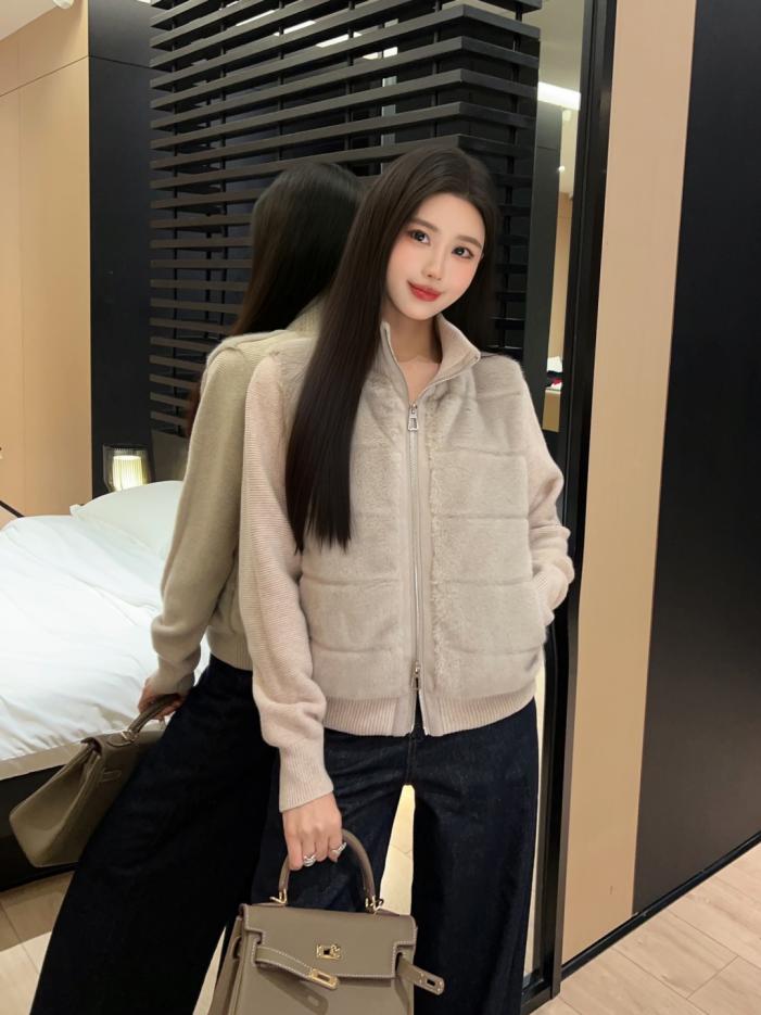designer,replica,clothing,fake,1:1,lv,luxury,high quality LP autumn and winter latest stand collar knitted patchwork down jacket (U1S0G) designer,replica,clothing,fake,1:1,lv,luxury,high quality LP autumn and winter latest stand collar knitted patchwork down jacket (U1S0G)