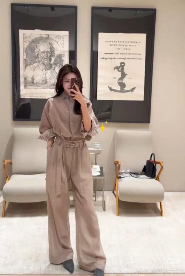 designer,replica,clothing,fake,1:1,lv,luxury,high quality BC’s latest high-end minimalist suit for early autumn 🤎 Loose-fitting sleeve embroidered shirt + workwear style cotton and linen straight pants (R189Z) designer,replica,clothing,fake,1:1,lv,luxury,high quality BC’s latest high-end minimalist suit for early autumn 🤎 Loose-fitting sleeve embroidered shirt + workwear style cotton and linen straight pants (R189Z)