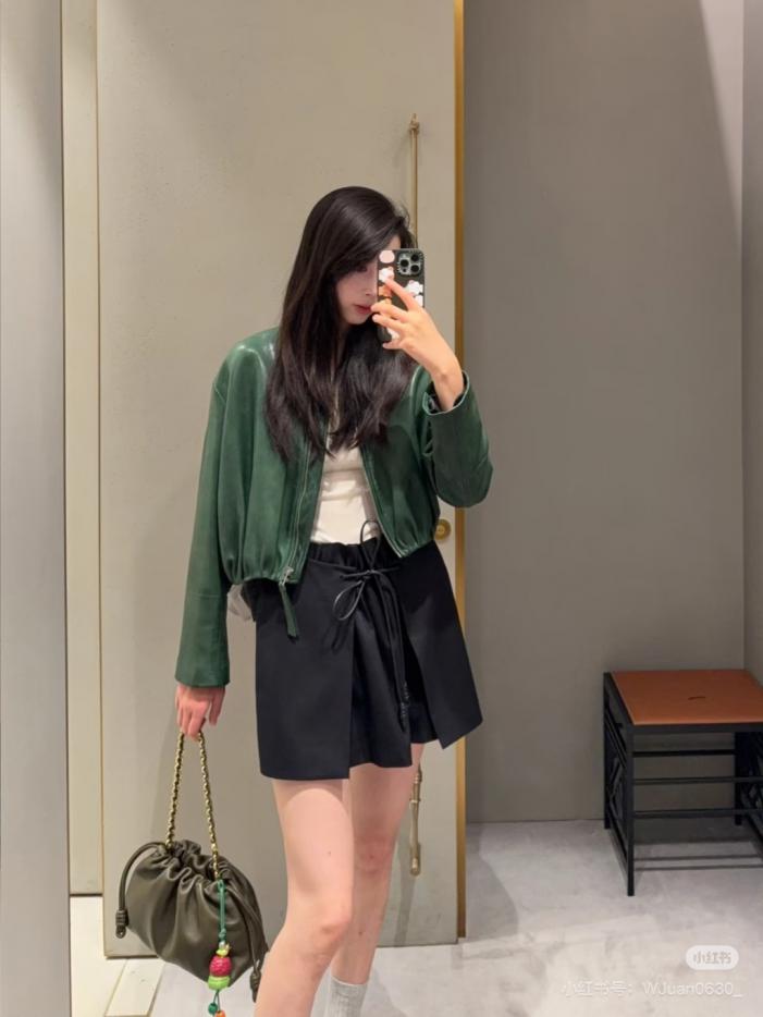 designer,replica,clothing,fake,1:1,lv,luxury,high quality Loewe — Spring and summer latest retro modern fashionable leather jacket (s(L055F) designer,replica,clothing,fake,1:1,lv,luxury,high quality Loewe — Spring and summer latest retro modern fashionable leather jacket (s(L055F)