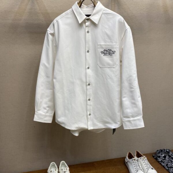 designer,replica,clothing,fake,1:1,lv,luxury,high quality LV Early Fall new shirt jacket, short front, long back, loose fit, exquisite dense needle embroidery, custom hardware logo buttons, oversized wide version, unisex style