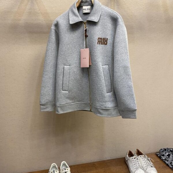 designer,replica,clothing,fake,1:1,lv,luxury,high quality MiuMiu high-tech fabric three-layer composite thickened loose version lapel jacket embroidered genuine leather logo letter zipper jacket