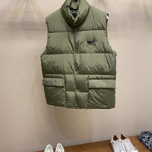 designer,replica,clothing,fake,1:1,lv,luxury,high quality Prada Prada autumn and winter new black label inverted triangle logo down vest vest