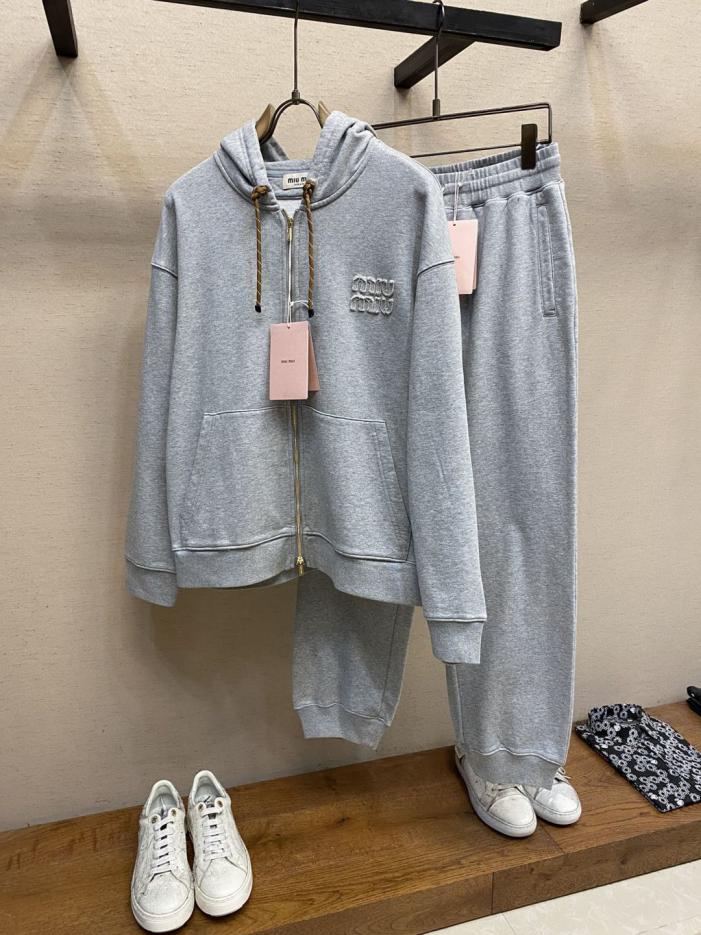 designer,replica,clothing,fake,1:1,lv,luxury,high quality MiuMiu heavy cotton logo lettering zipper hooded sweatshirt designer,replica,clothing,fake,1:1,lv,luxury,high quality MiuMiu heavy cotton logo lettering zipper hooded sweatshirt