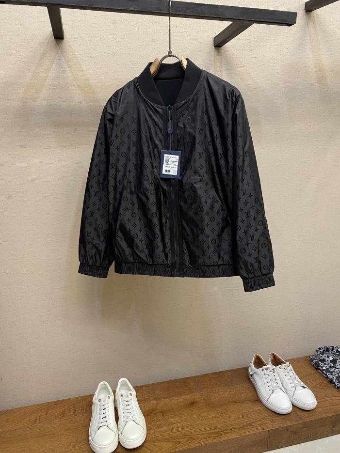 designer,replica,clothing,fake,1:1,lv,luxury,high quality LV Early Fall Collection MONOGRAM Jacquard Reversible Lightweight Jacket (63Q0W) designer,replica,clothing,fake,1:1,lv,luxury,high quality LV Early Fall Collection MONOGRAM Jacquard Reversible Lightweight Jacket (63Q0W)