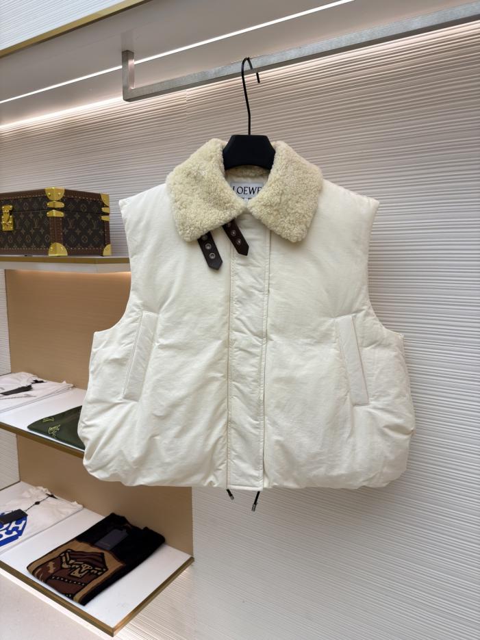 designer,replica,clothing,fake,1:1,lv,luxury,high quality LOEWE lamb collar splicing link decorative vest (CDIR7) designer,replica,clothing,fake,1:1,lv,luxury,high quality LOEWE lamb collar splicing link decorative vest (CDIR7)