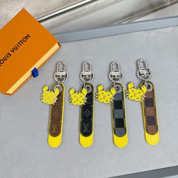 designer,replica,clothing,fake,1:1,lv,luxury,high quality MO2558 Packaging LV Crab Pendant Leather Keychain Bag Pendant Accessories (L8REB)