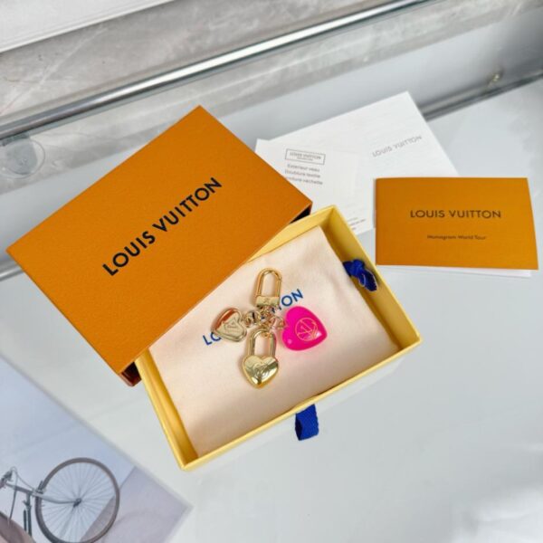 designer,replica,clothing,fake,1:1,lv,luxury,high quality Louis Vuitton Pink 3D Heart Keychain Bag Pendant (INHXQ)