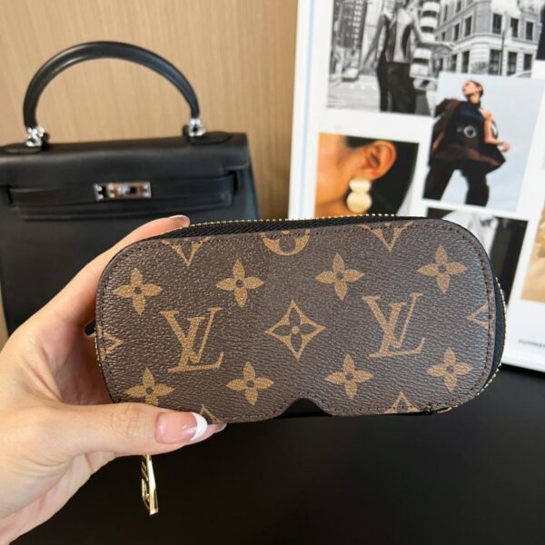designer,replica,clothing,fake,1:1,lv,luxury,high quality New arrival, 17 colors, large glasses case, Louis Vuitton new WOODY glasses case, sunglasses case code G10654 (MX74Y)