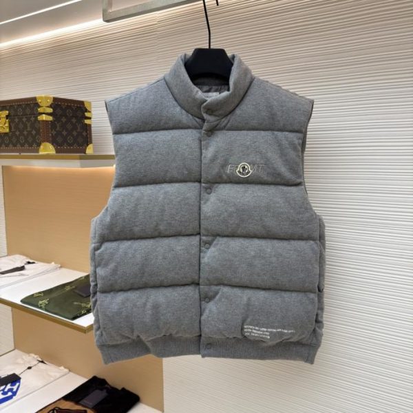 designer,replica,clothing,fake,1:1,lv,luxury,high quality MONCLER cotton embroidered down vest (GN00H)