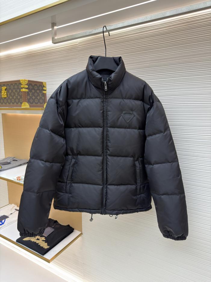 designer,replica,clothing,fake,1:1,lv,luxury,high quality Prada nylon triangle logo down jacket (0B2YA) designer,replica,clothing,fake,1:1,lv,luxury,high quality Prada nylon triangle logo down jacket (0B2YA)