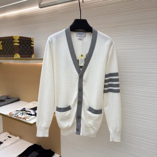 designer,replica,clothing,fake,1:1,lv,luxury,high quality THOM BROWNE reverse bottom V-neck puppy cardigan (U441U)