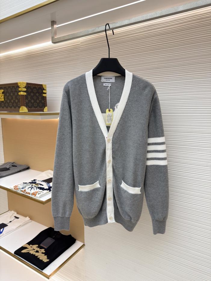 designer,replica,clothing,fake,1:1,lv,luxury,high quality THOM BROWNE reverse bottom V-neck puppy cardigan (TM46Q) designer,replica,clothing,fake,1:1,lv,luxury,high quality THOM BROWNE reverse bottom V-neck puppy cardigan (TM46Q)