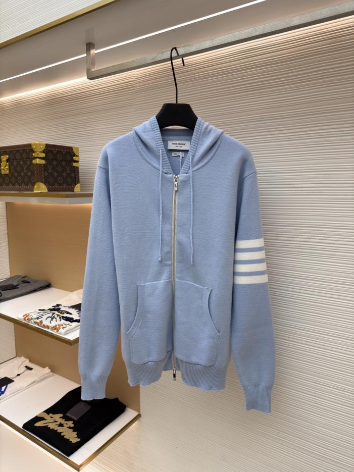 designer,replica,clothing,fake,1:1,lv,luxury,high quality THOM BROWNE four-bar zip-up hoodie (AHUK0) designer,replica,clothing,fake,1:1,lv,luxury,high quality THOM BROWNE four-bar zip-up hoodie (AHUK0)