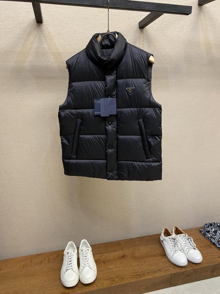 designer,replica,clothing,fake,1:1,lv,luxury,high quality Prada Triangle Logo Stand Collar Thin Down Vest (Y0LBU) designer,replica,clothing,fake,1:1,lv,luxury,high quality Prada Triangle Logo Stand Collar Thin Down Vest (Y0LBU)