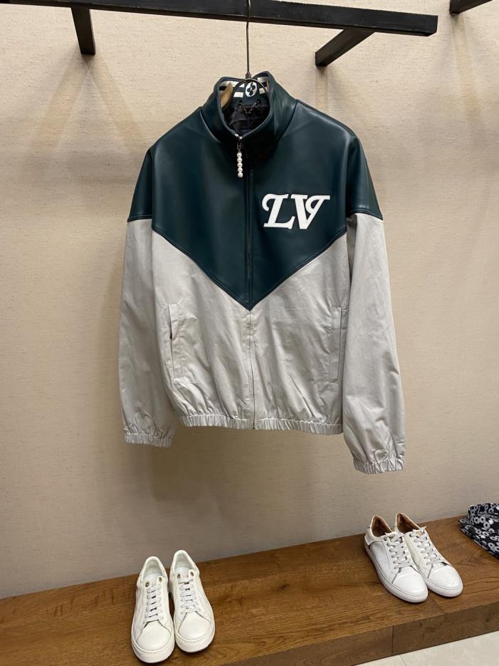 designer,replica,clothing,fake,1:1,lv,luxury,high quality LV autumn and winter new style stand collar splicing casual jacket sweatshirt (2LKB5) designer,replica,clothing,fake,1:1,lv,luxury,high quality LV autumn and winter new style stand collar splicing casual jacket sweatshirt (2LKB5)