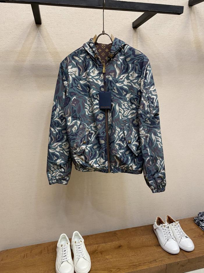 designer,replica,clothing,fake,1:1,lv,luxury,high quality LV New Nigo Pharrell Collaboration Military Green Double-Sided Jacket (GIJUC) designer,replica,clothing,fake,1:1,lv,luxury,high quality LV New Nigo Pharrell Collaboration Military Green Double-Sided Jacket (GIJUC)