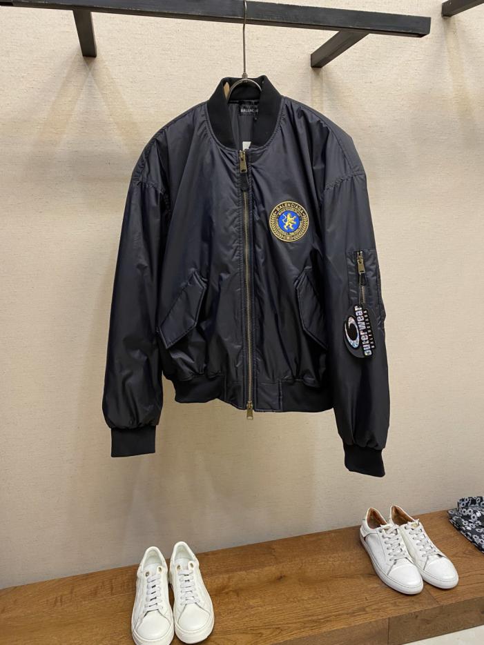 designer,replica,clothing,fake,1:1,lv,luxury,high quality Balenciaga autumn and winter new bomber large flight cotton jacket (930QQ) designer,replica,clothing,fake,1:1,lv,luxury,high quality Balenciaga autumn and winter new bomber large flight cotton jacket (930QQ)