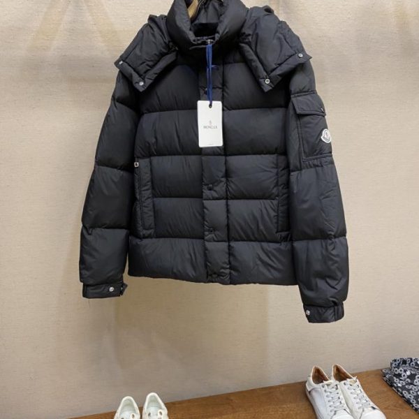 designer,replica,clothing,fake,1:1,lv,luxury,high quality Moncler Men’s Matte Maya Short Down Jacket (CQKUD)