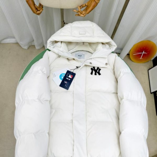 designer,replica,clothing,fake,1:1,lv,luxury,high quality Authentic MLB FW23 New York Yankees (U27SI) down jacket with large back embroidery and MLB needlepoint embroidery
