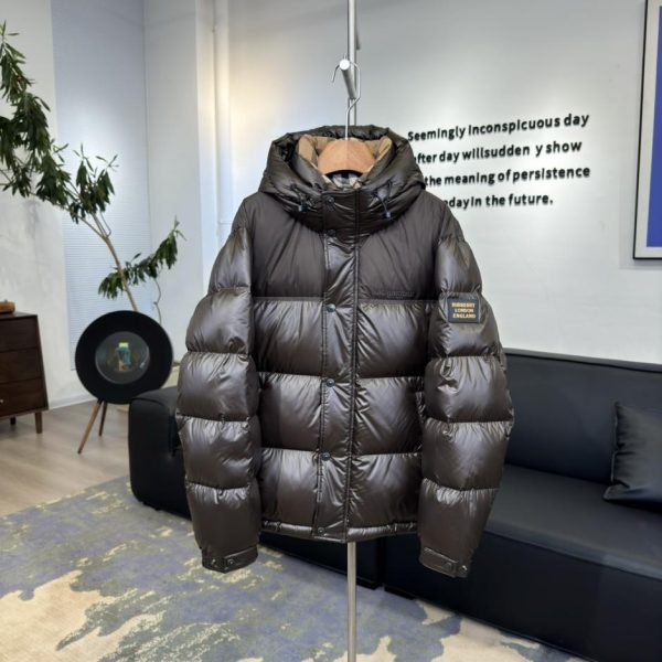 designer,replica,clothing,fake,1:1,lv,luxury,high quality Burberry goose down jacket with letter armband (S9QBG)