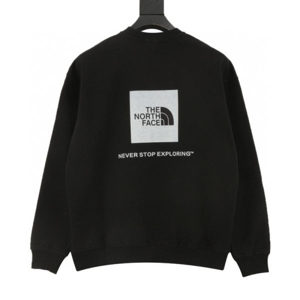 designer,replica,clothing,fake,1:1,lv,luxury,high quality The North Face’s latest collaboration: 1992 large logo crewneck sweatshirt (D70A) for men and women, matching outfits.