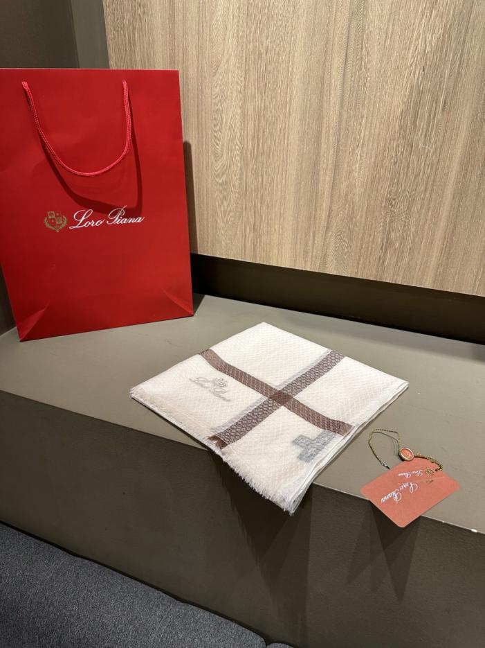 designer,replica,clothing,fake,1:1,lv,luxury,high quality Loro Piana handkerchief, sophisticated color scheme, 100% water-soluble wool (Y9TYF) designer,replica,clothing,fake,1:1,lv,luxury,high quality Loro Piana handkerchief, sophisticated color scheme, 100% water-soluble wool (Y9TYF)