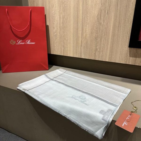 designer,replica,clothing,fake,1:1,lv,luxury,high quality Loro Thin Cashmere Scarf (E9IZR)