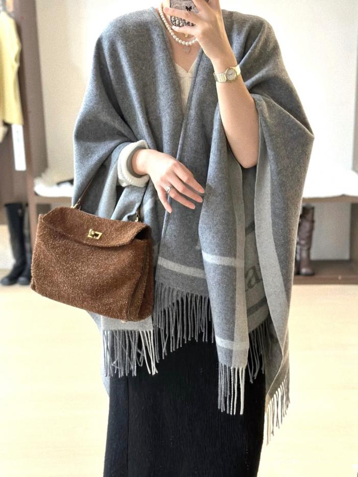 designer,replica,clothing,fake,1:1,lv,luxury,high quality Maxmara’s Featured Item: Cape/Shawl (LY8AL) designer,replica,clothing,fake,1:1,lv,luxury,high quality Maxmara’s Featured Item: Cape/Shawl (LY8AL)