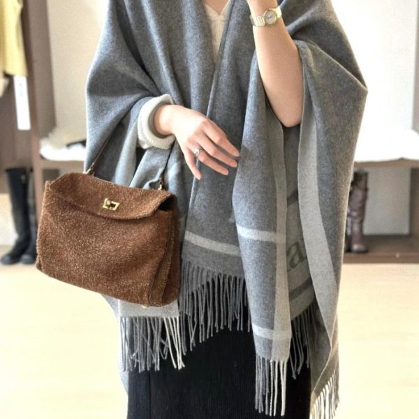designer,replica,clothing,fake,1:1,lv,luxury,high quality Maxmara’s Featured Item: Cape/Shawl (XEEEA)